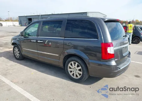 2016 Chrysler Town & Country Touring from USA, damaged, VIN 2C4RC1BG8GR149769